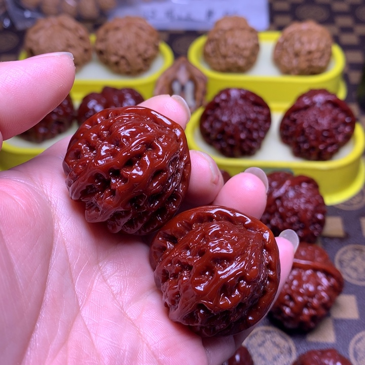 文玩核桃吊坠白狮子36尺