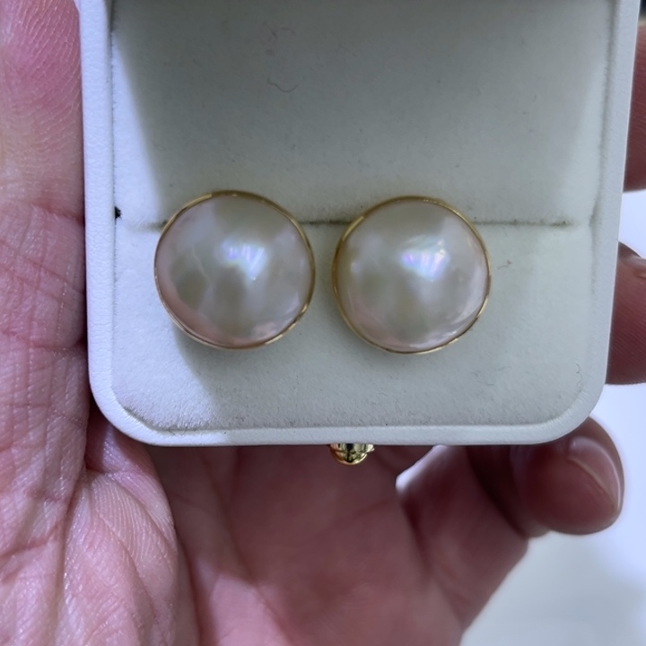 拼合珍珠（马贝珠）颈饰18K金镶嵌