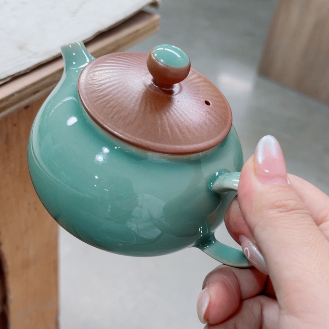 青瓷哈哈哈哈哈哈哈