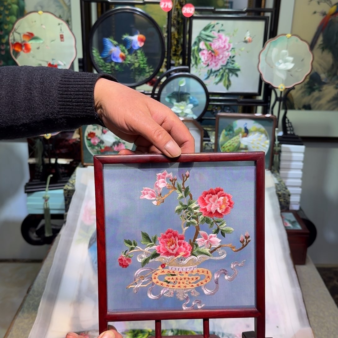 刺绣刺绣工艺精湛