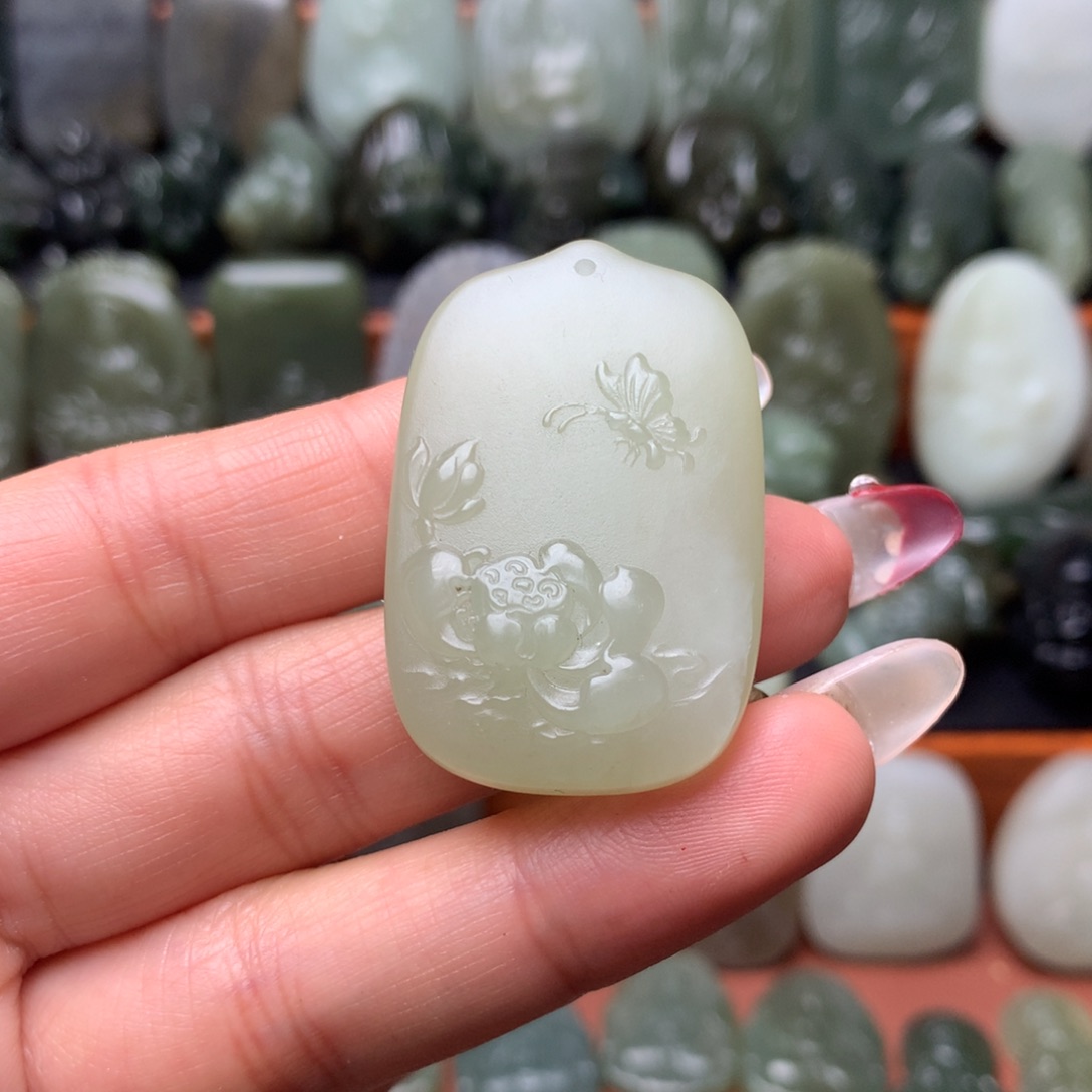 和田玉颈饰未镶嵌挂件127有瑕