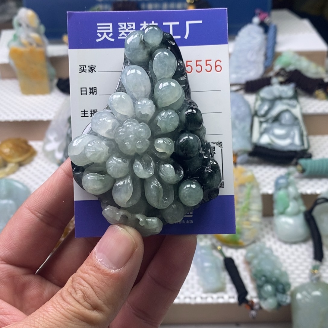 【闪购商品】翡翠吊坠(不含链)未镶嵌天**阔