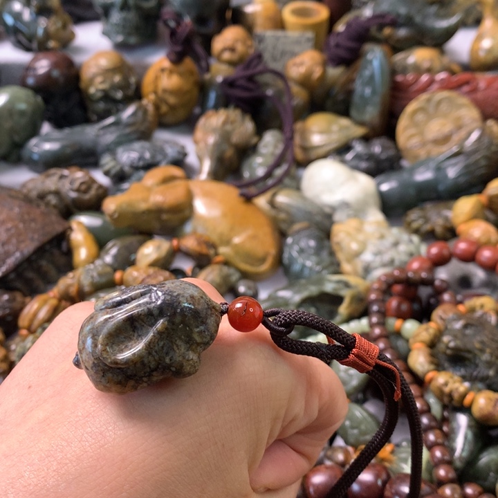 未镶嵌岫岩河磨玉（透闪石质玉）笔搁