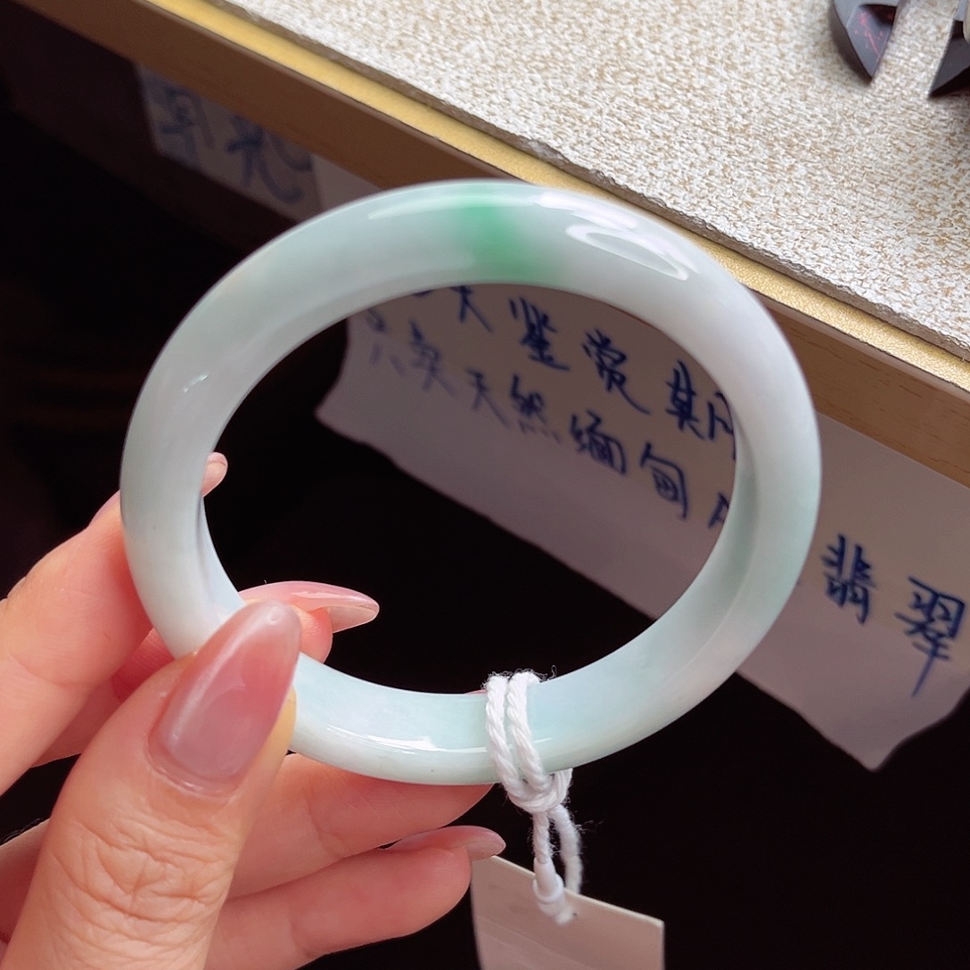 翡翠未镶嵌手镯手镯