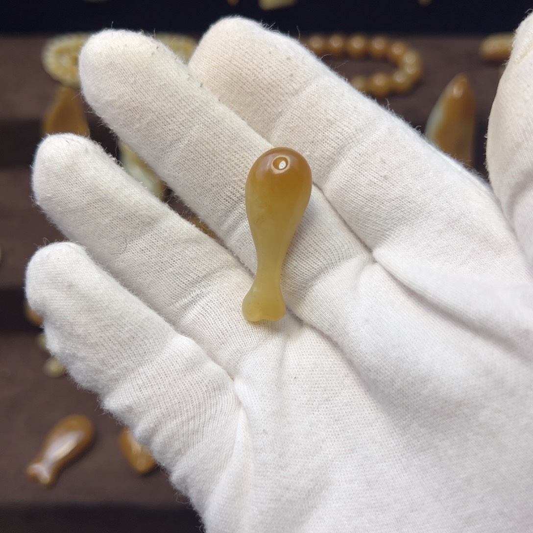 和田玉（糖玉）未镶嵌颈饰