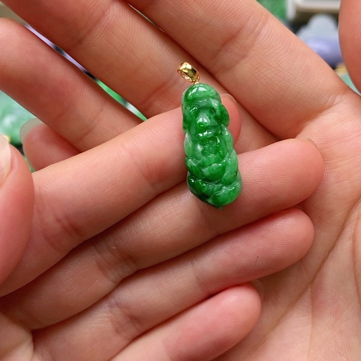 翡翠未镶嵌颈饰吊坠