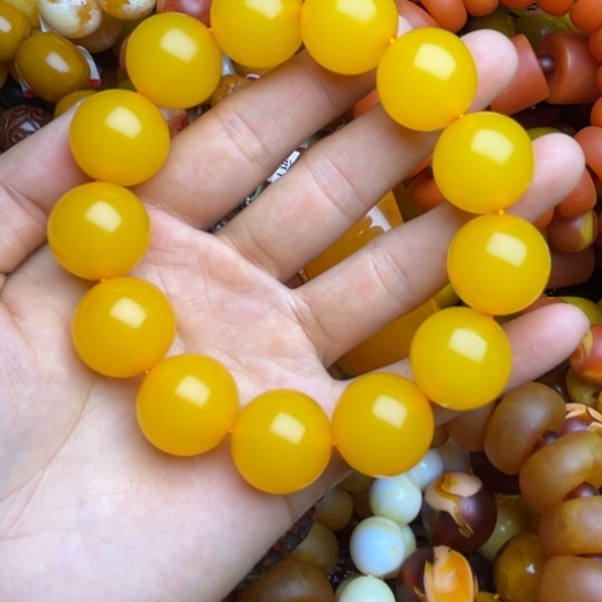琥珀未镶嵌手链蜜蜡