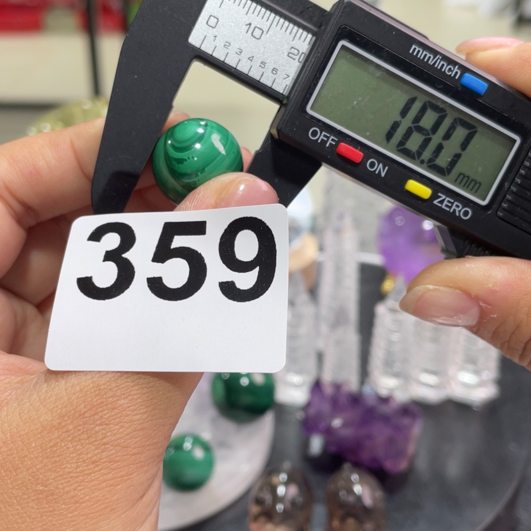 未镶嵌水晶大型摆件（非配饰）