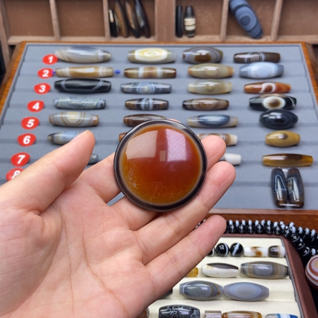 胖***哥玛瑙/玉髓颈饰未镶嵌