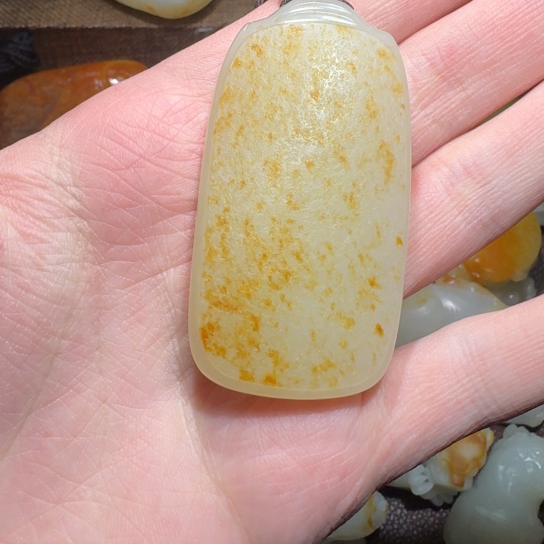 和田玉未镶嵌把件