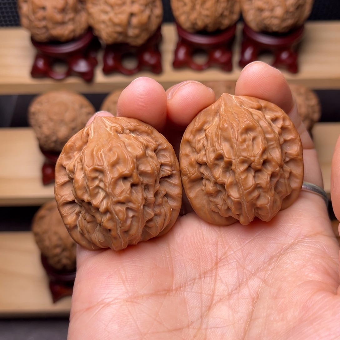 文玩核桃吊坠白蛇骨