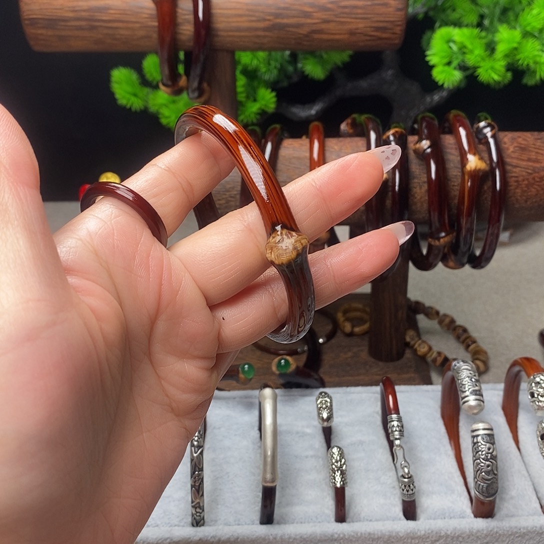 倔****木质非金属黑藤手镯