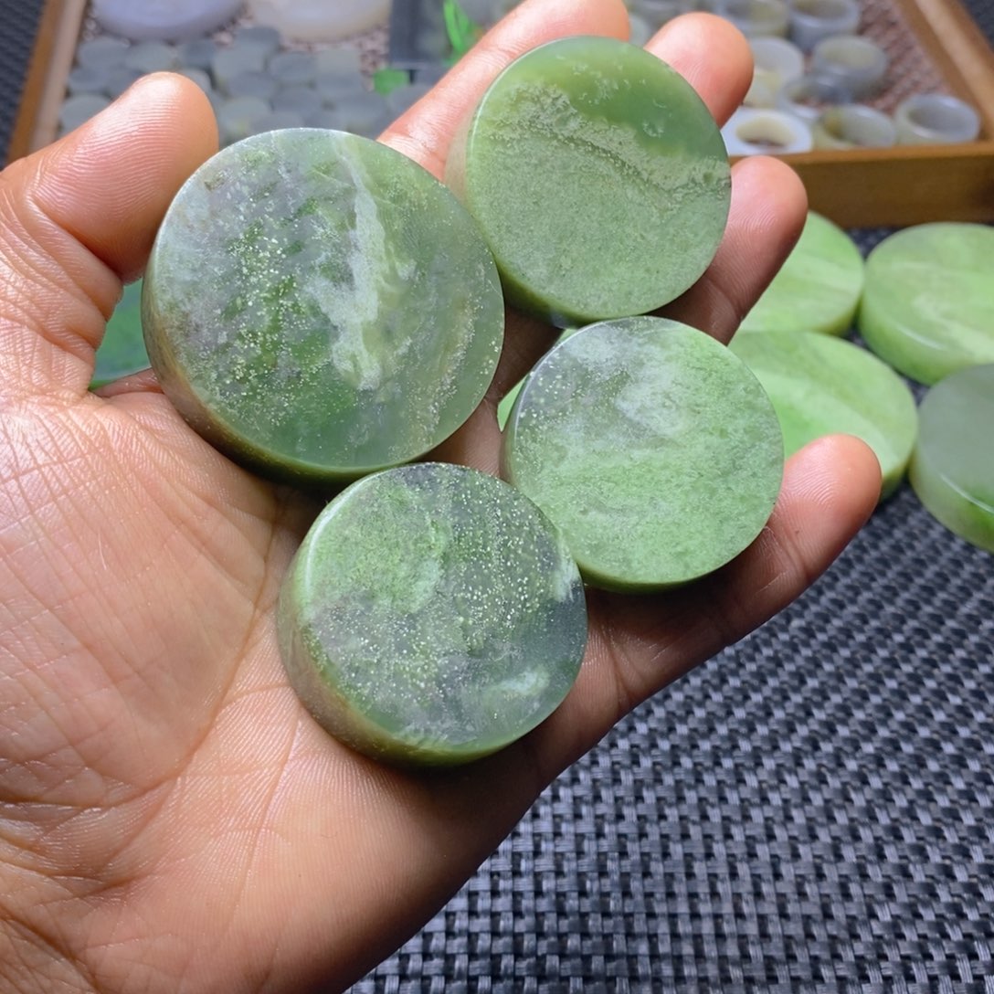 和田玉（糖玉）未镶嵌珠宝半成品