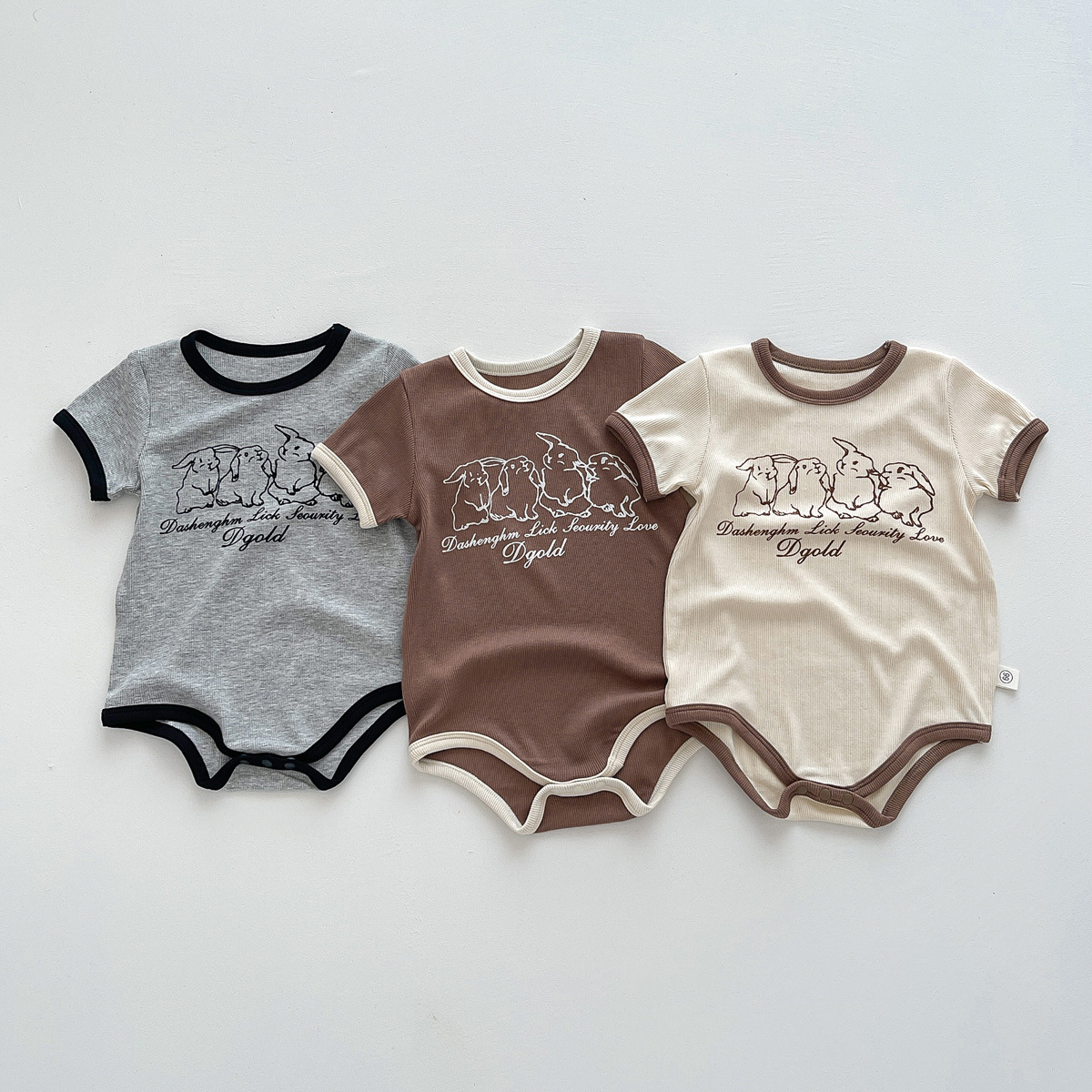 2024年ins韩版新生婴儿夏季短袖卡通连体衣简单舒服螺纹三角爬服