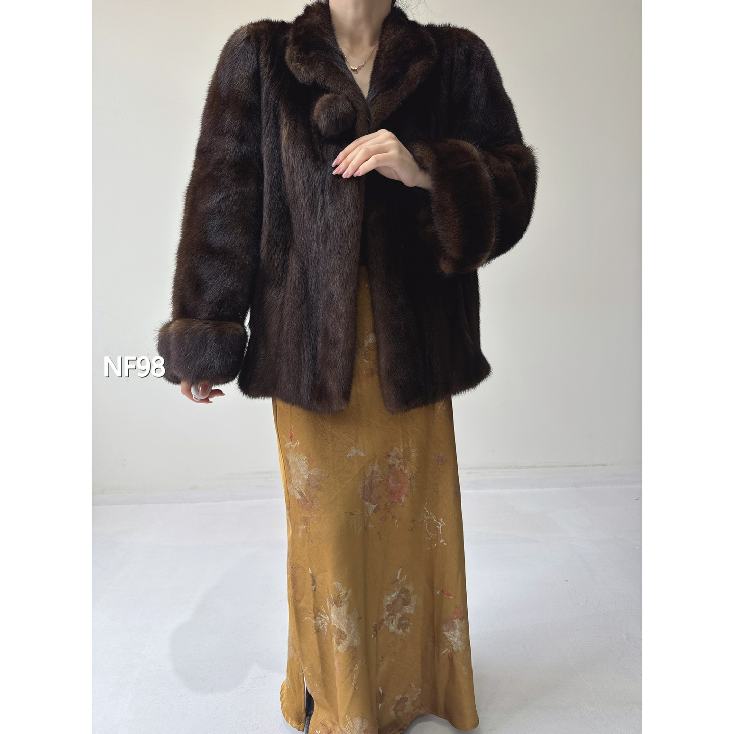 【NF98】M 老茶棕短款全抽水貂外套（肩42胸106衣65袖60）06098