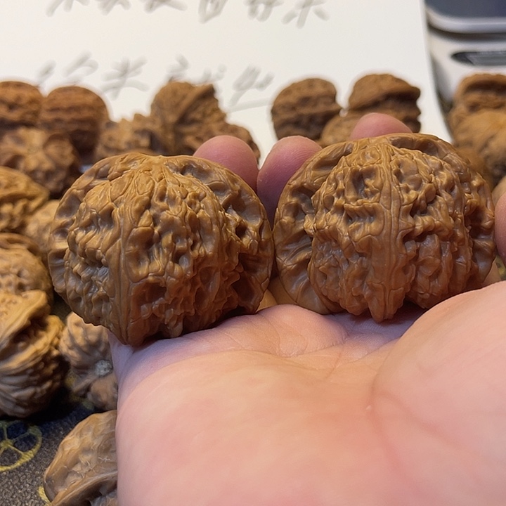 秋***蛋吊坠文玩核桃狮子