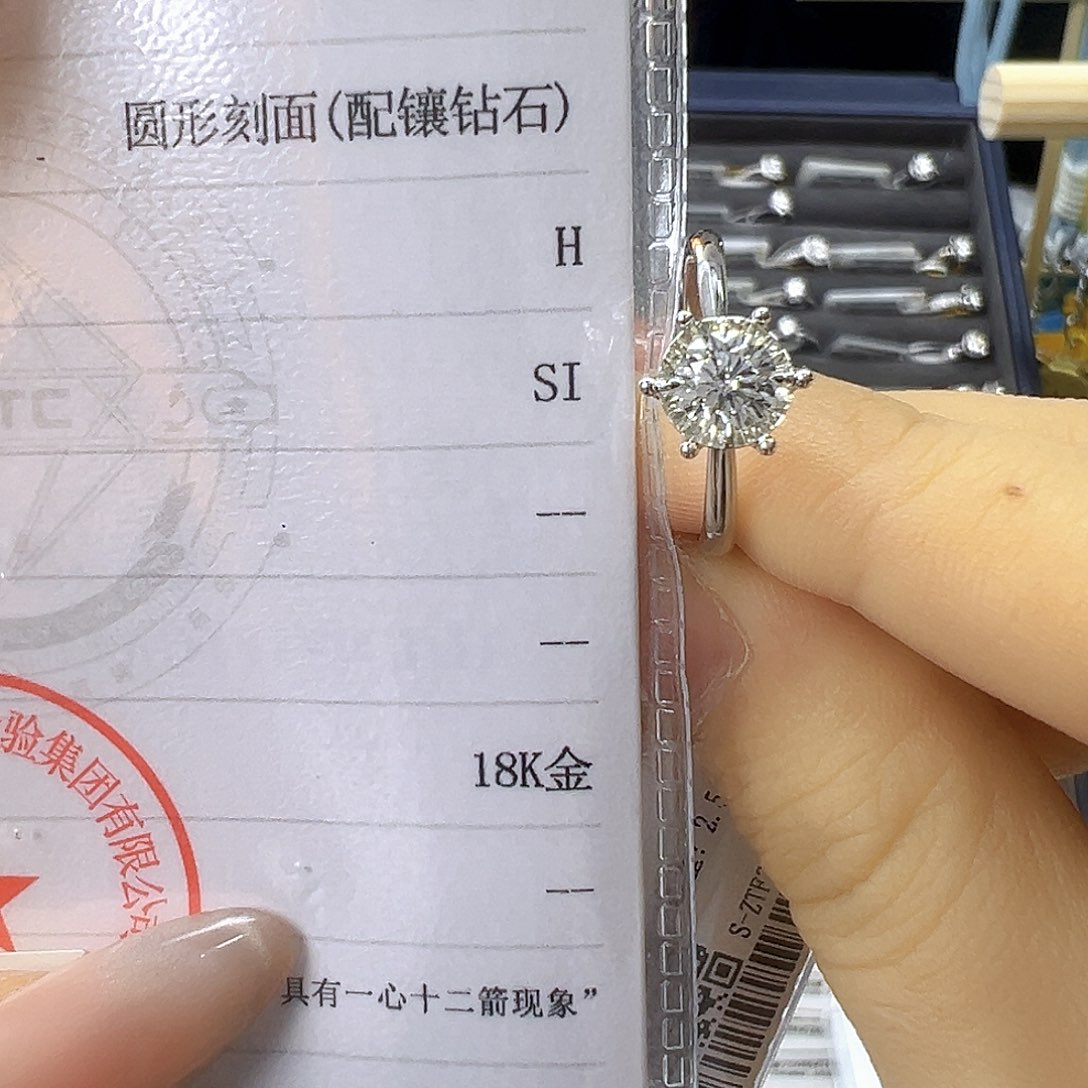 戒指/指环18K金镶嵌钻石