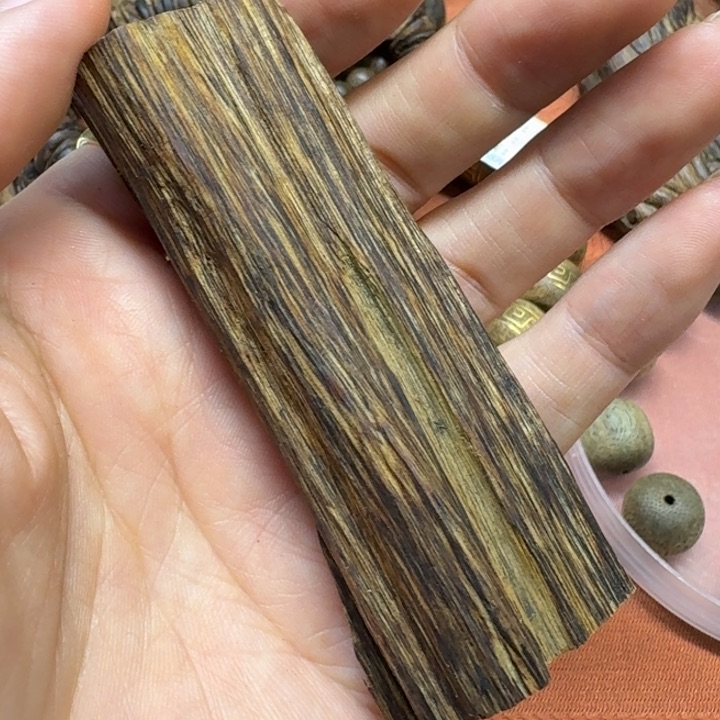 大叶紫檀（黑酸枝木类）