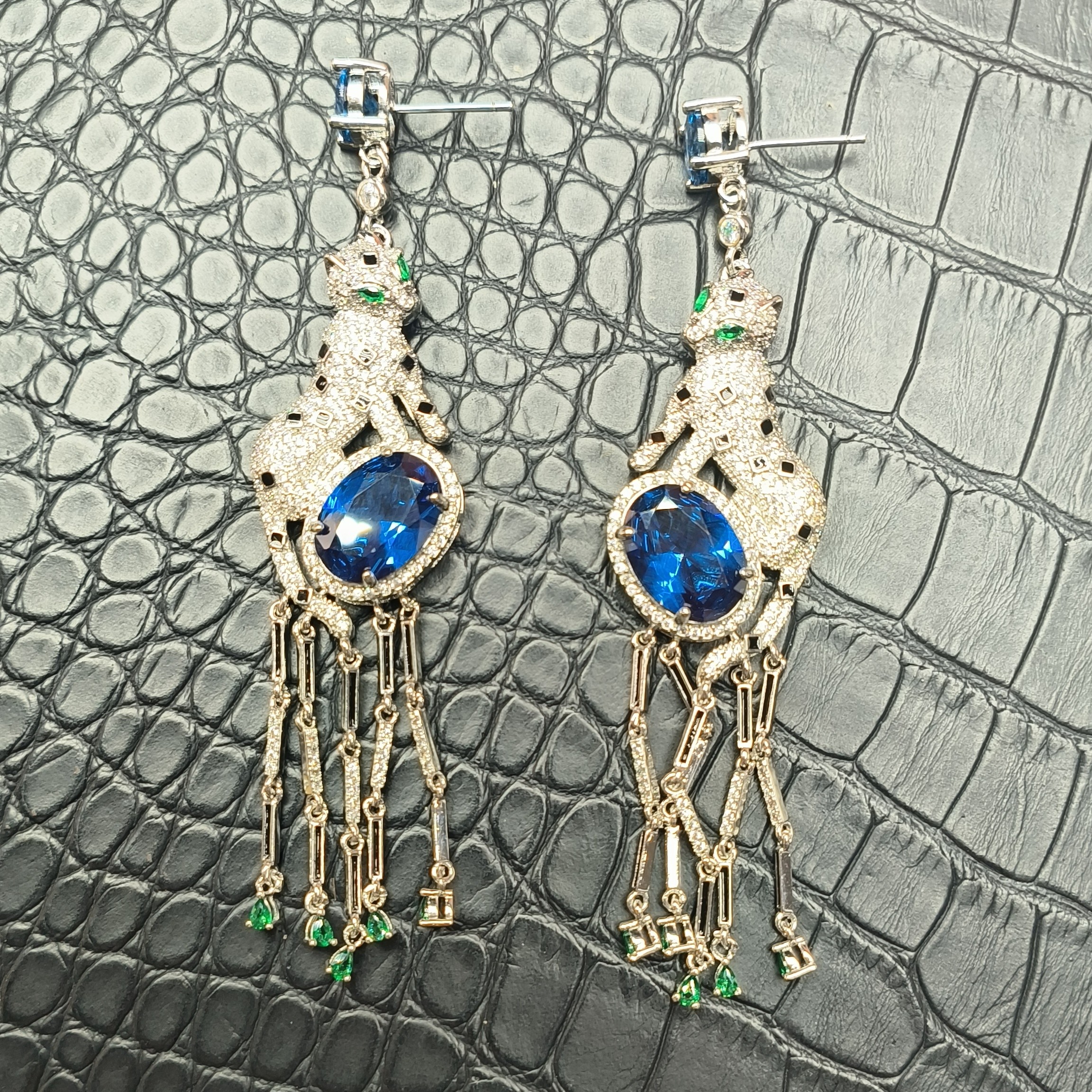 培育蓝宝石典藏豪奢精工耳饰轻奢气质百搭豹子耳钉26