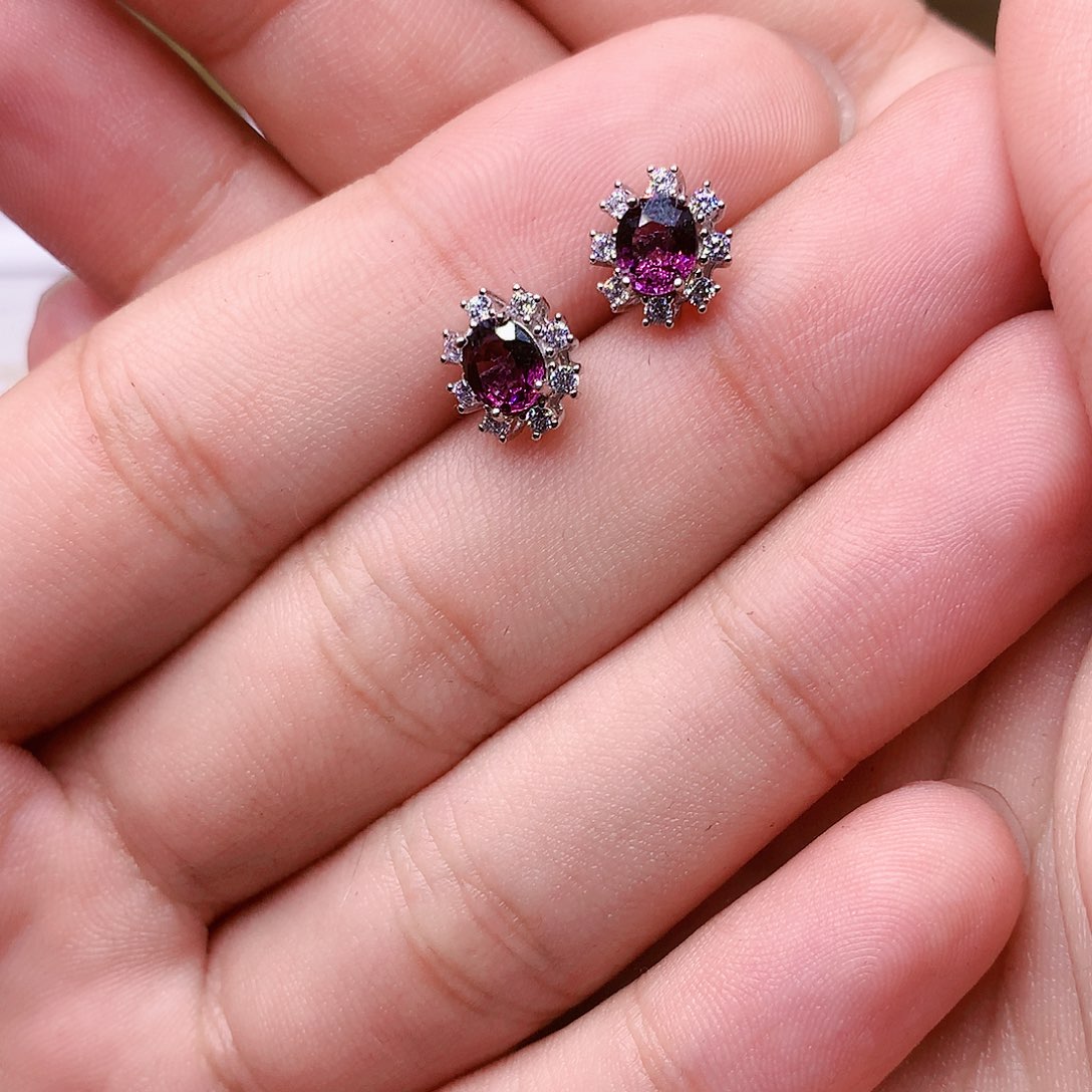 尖晶石耳钉银S925镶嵌