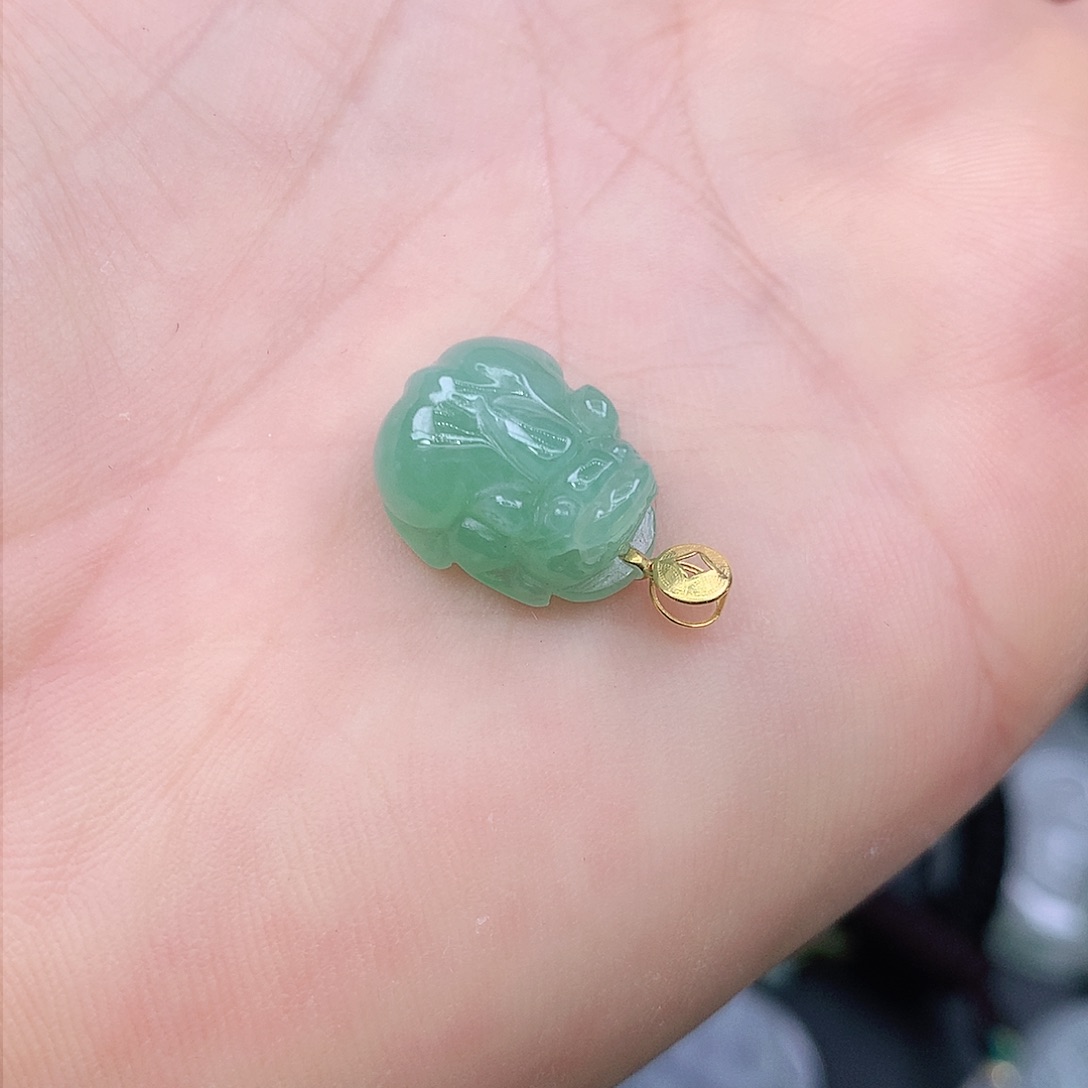 翡翠吊坠(不含链)18K金镶嵌