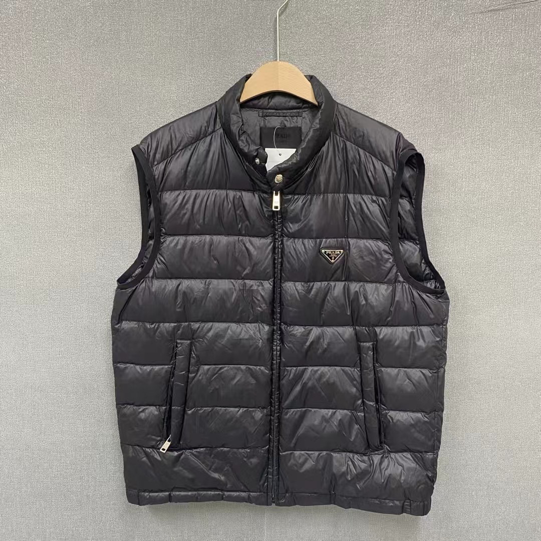 全新未使用 Prada/普拉达  PRADA普拉达 羽绒马甲 全新未使用54码
