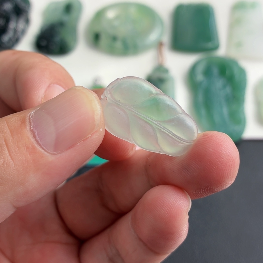 定制翡翠未镶嵌翡翠金枝玉叶