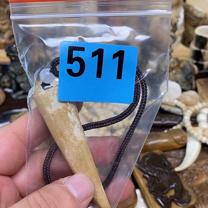 在*天然猛犸牙雕刻品