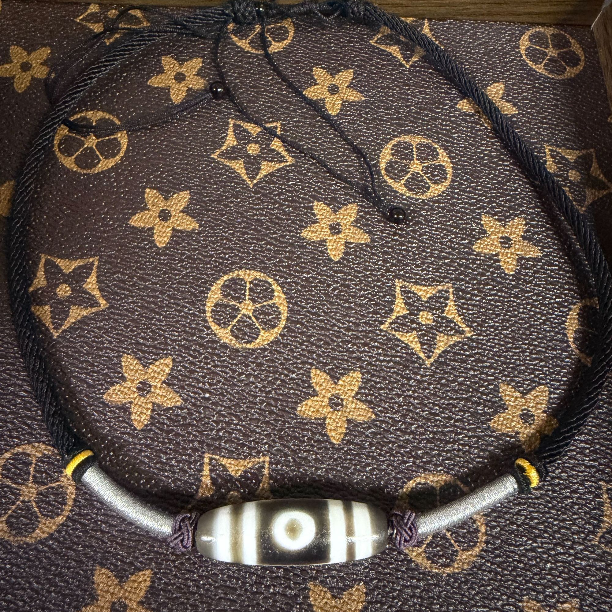 天然玛瑙满钙化灰咖色系折线二眼天珠颈链