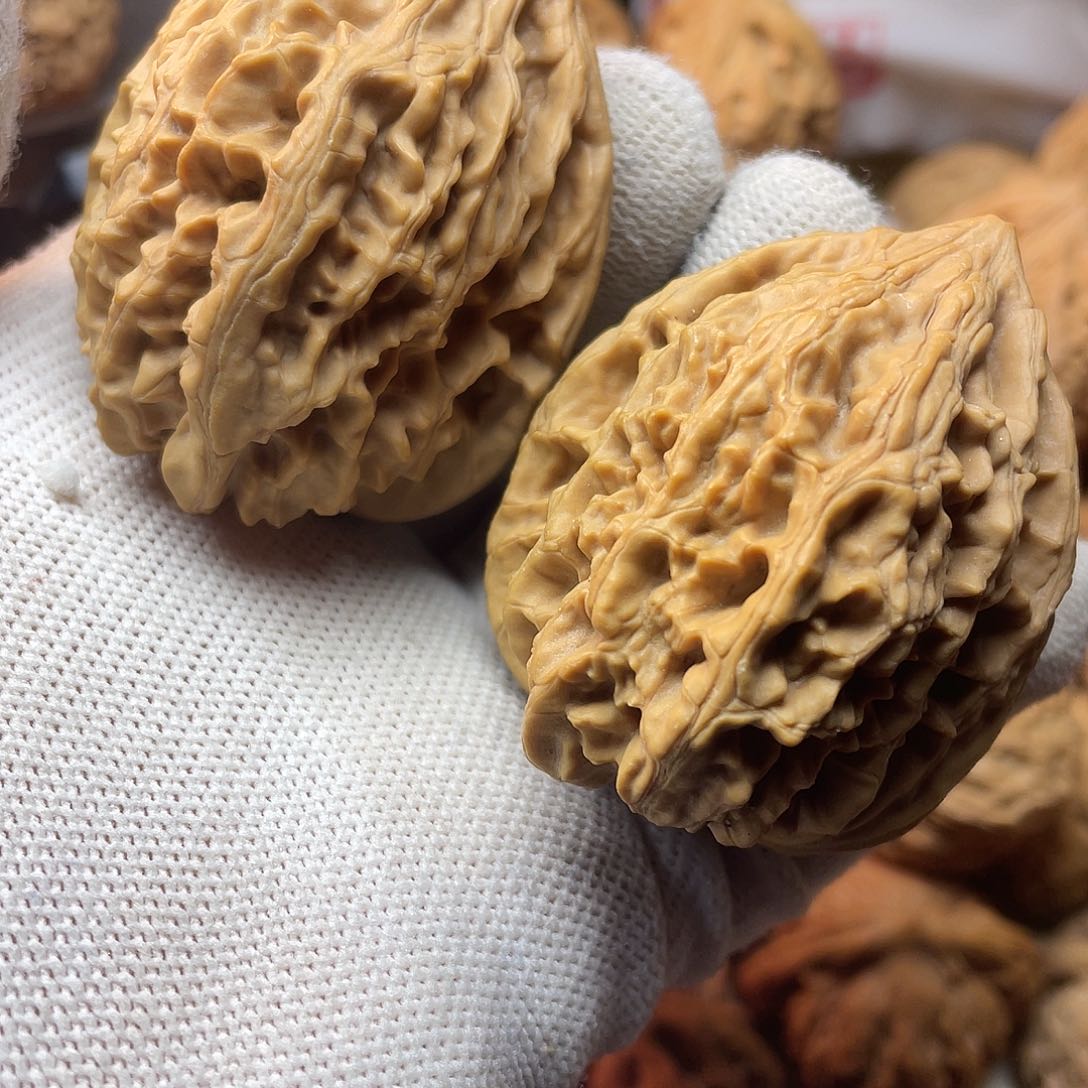 桃核吊坠鸡心狮子头