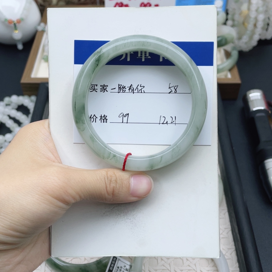 石英质玉未镶嵌手镯