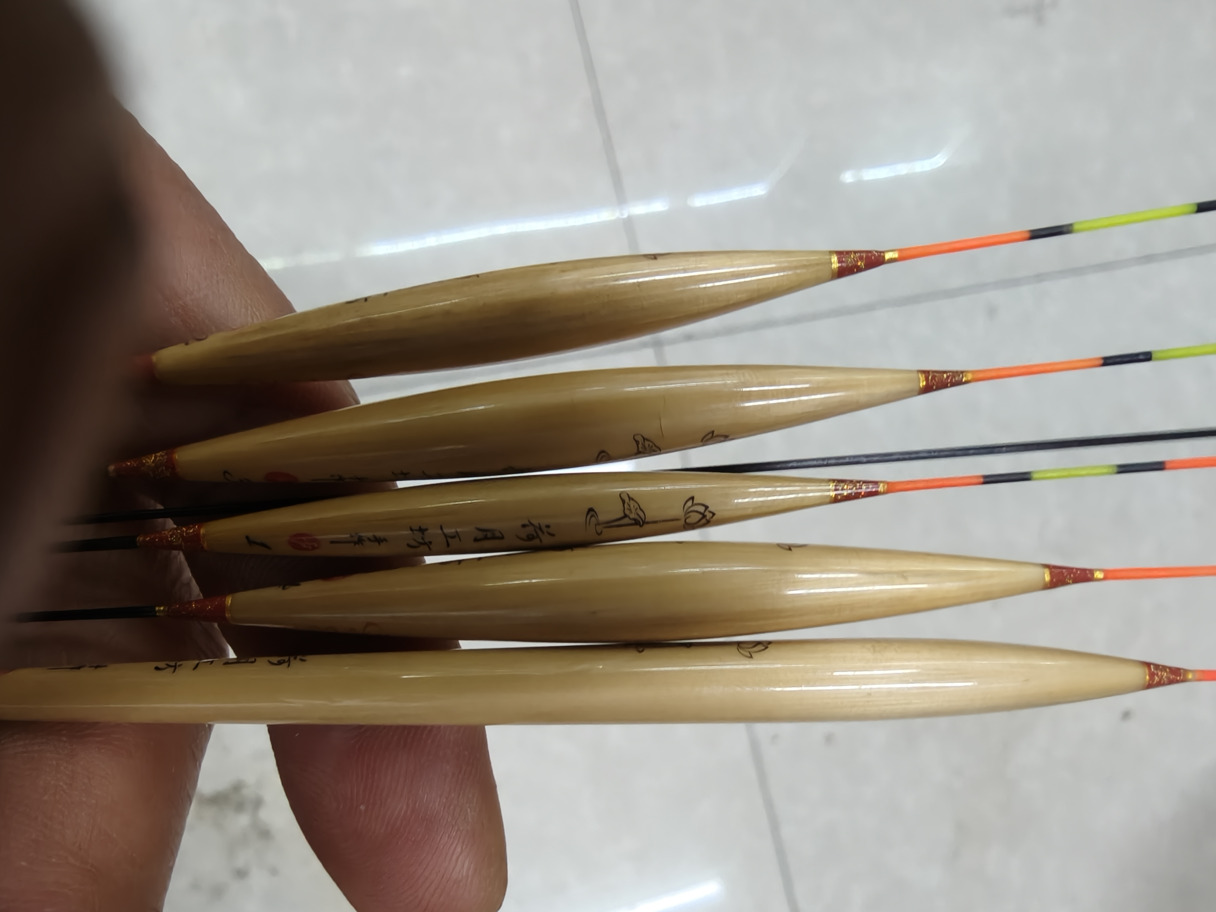 高灵敏带壳芦苇浮漂加粗醒目尾适用于黑坑野钓轻口竞技罗非鱼漂