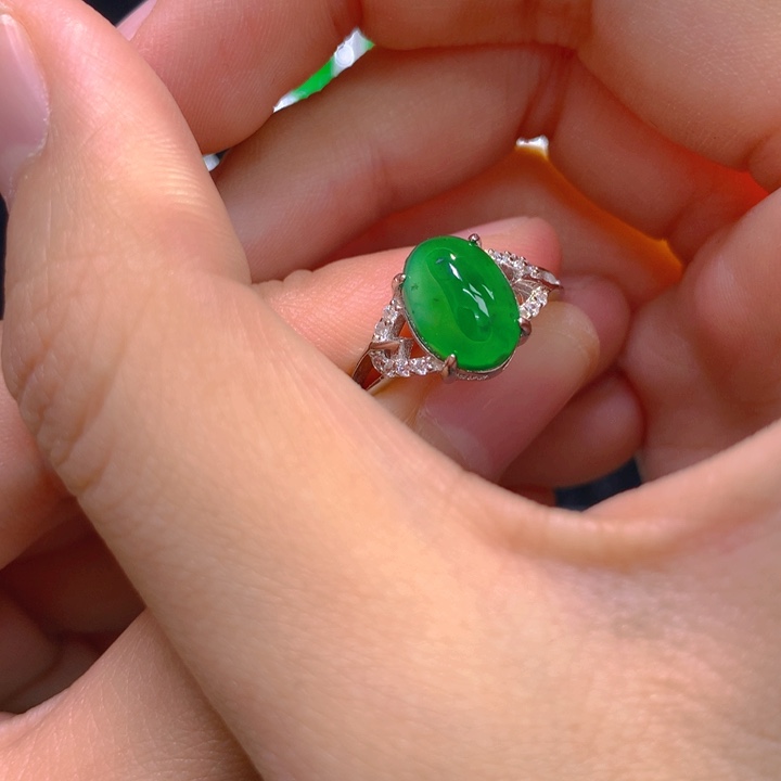 翡翠银S925镶嵌戒指一个