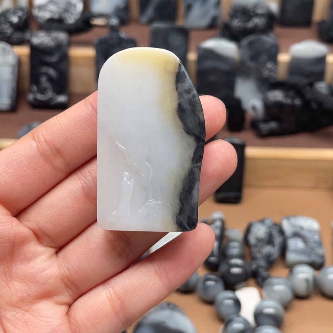 和田玉颈饰未镶嵌