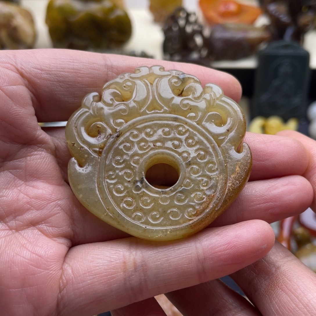 未镶嵌蛇纹石玉颈饰68