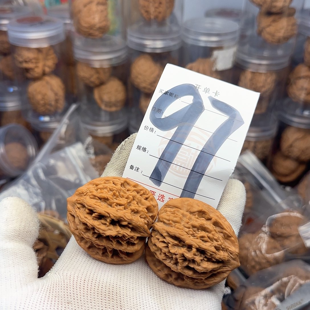 吊坠文玩核桃大**侠核桃