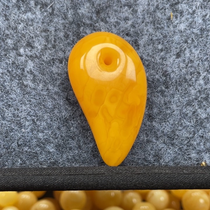 未镶嵌蜜蜡裸石蜜蜡