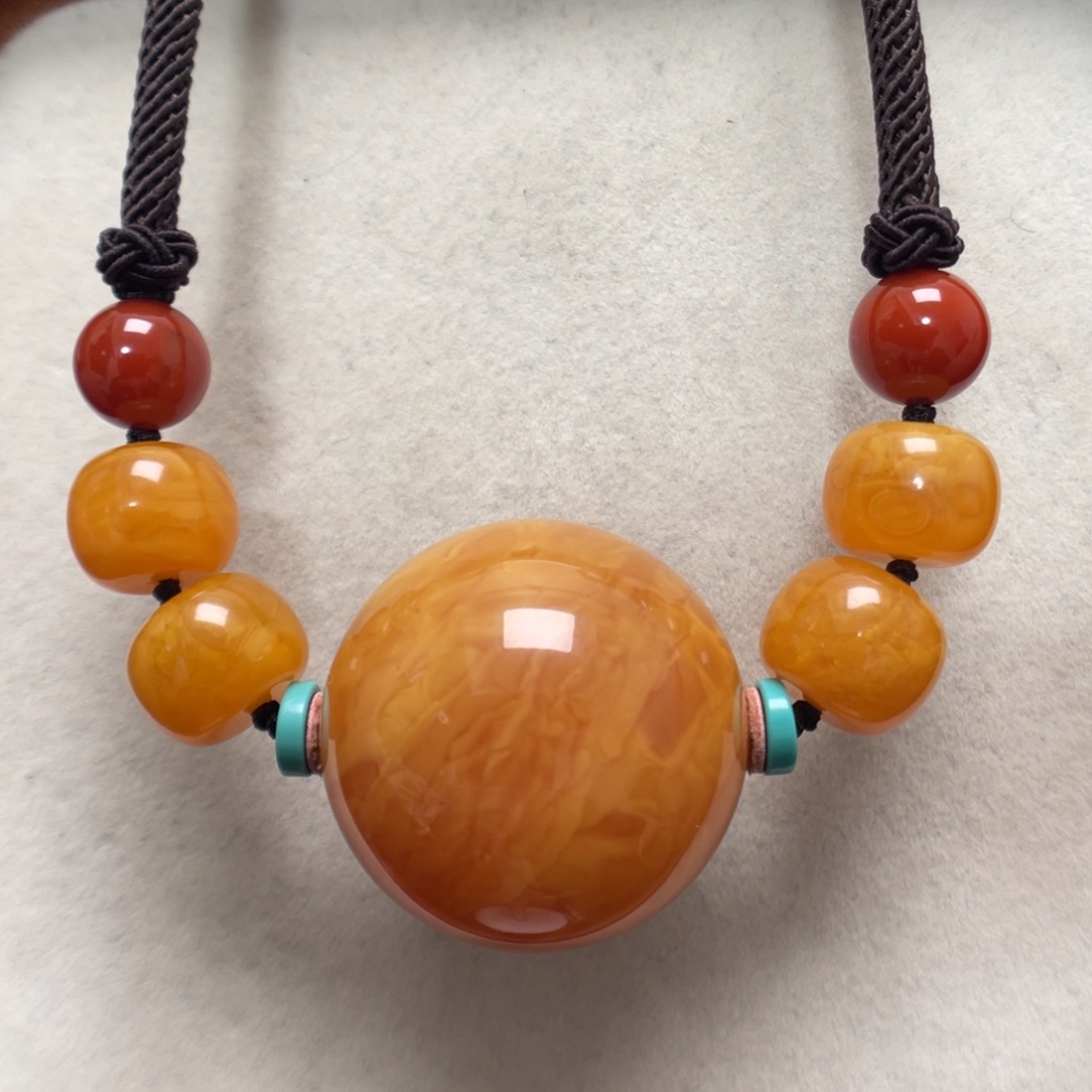 蜜蜡未镶嵌项链锁骨