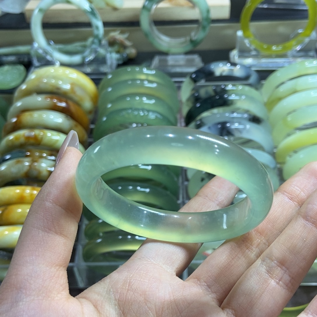 蛇纹石玉手镯未镶嵌5455