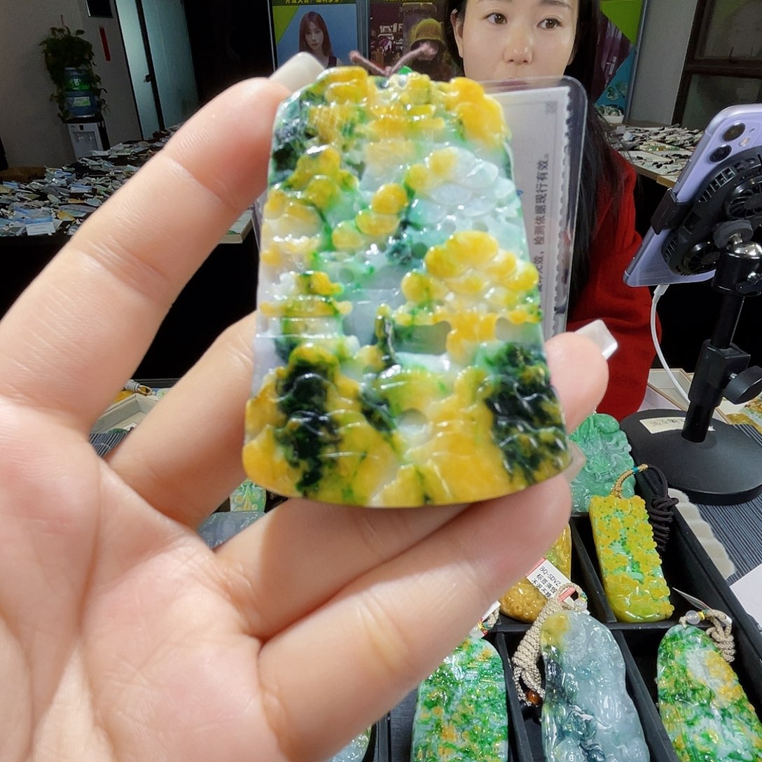 颈饰未镶嵌翡翠一