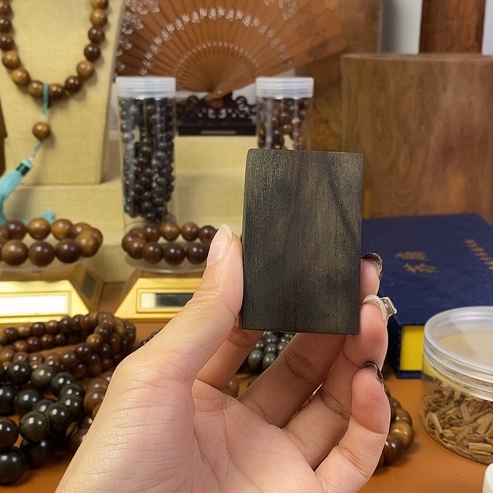 老山檀香微瑕疵阴沉461牌