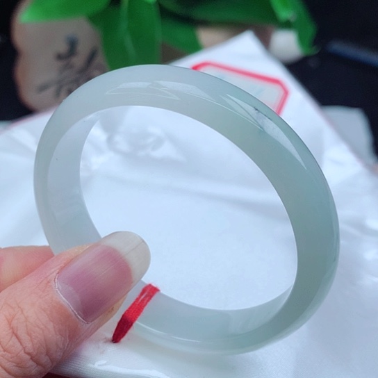 翡翠手镯未镶嵌       正圈52