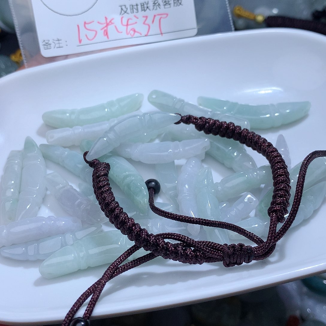 翡翠颈饰未镶嵌2331。