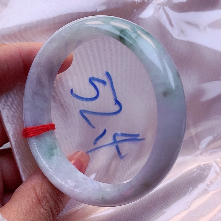 翡翠手镯未镶嵌翡翠