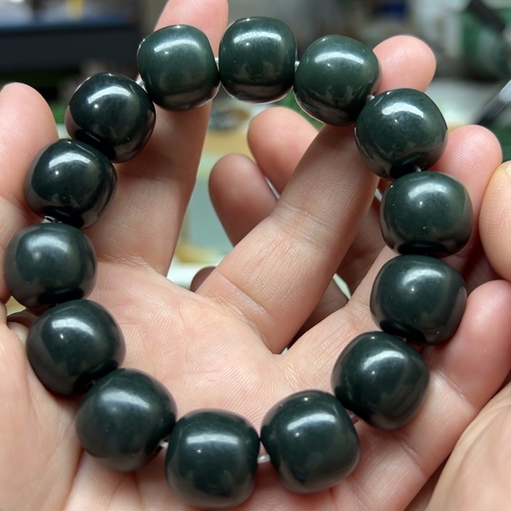 和田玉未镶嵌手串