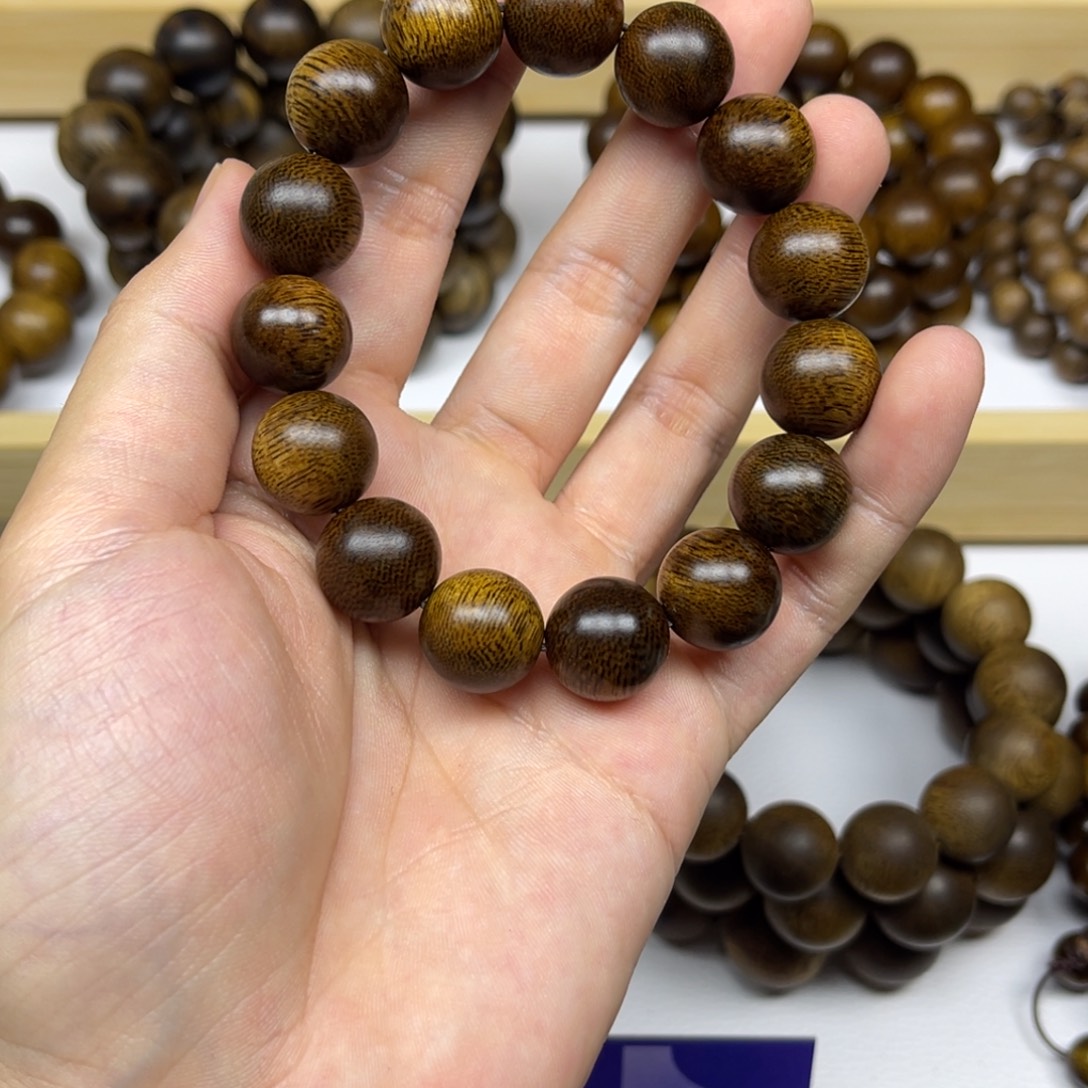 漂***海手串沉香越南富森红土1.4