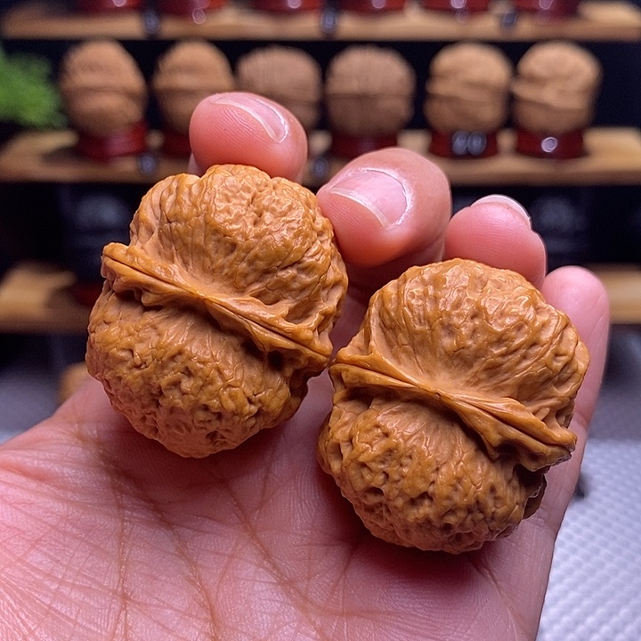 文玩核桃吊坠门蹲元宝12