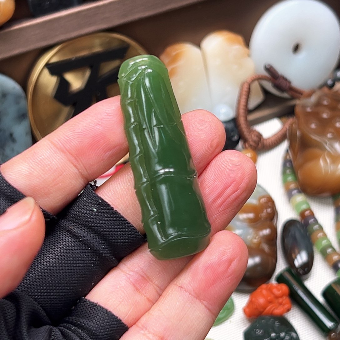 和田玉（碧玉）颈饰未镶嵌