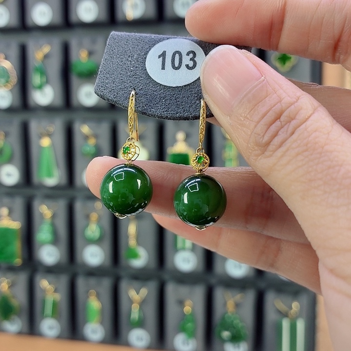 和田玉18K金镶嵌耳饰