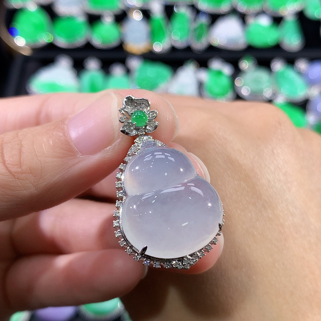 翡翠18K金镶嵌颈饰